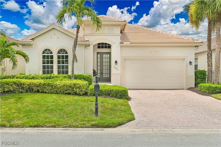 Foto principal - 8968 Crown Bridge Way