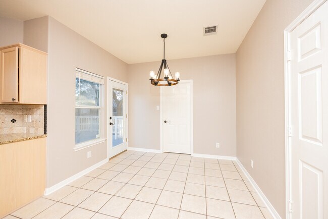 Building Photo - 1506 Crescent Point