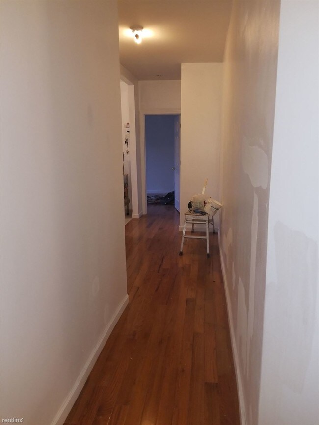 Building Photo - 1 br, 1 bath  - 823 Brooklyn Ave