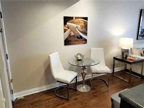 Breakfast area - 199 14th St NE