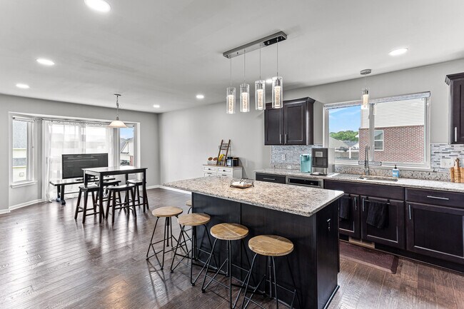 Building Photo - 23986 W Enclave Dr