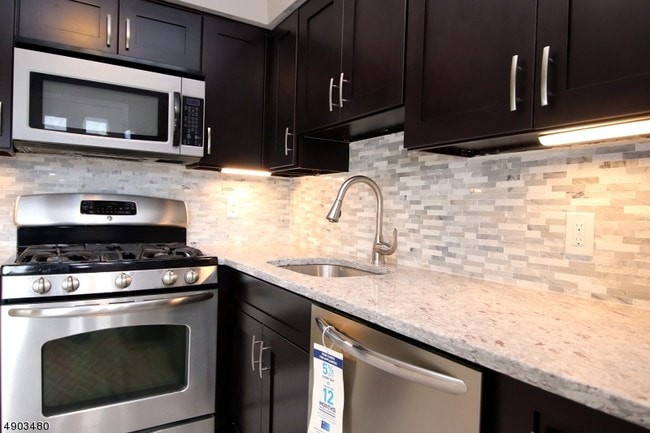 Building Photo - 32 Hancock Ct