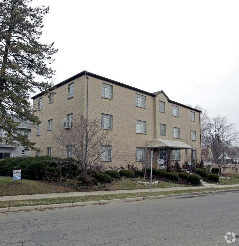 Building Photo - 721 Cherry Dr