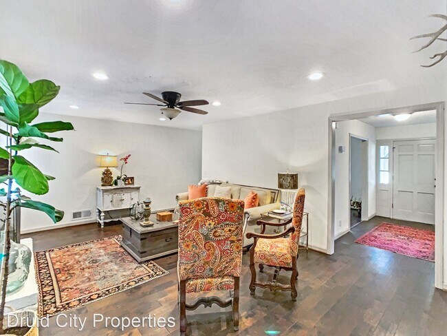 Foto del edificio - 4 br, 2 bath House - 2626 Lakewood Circle