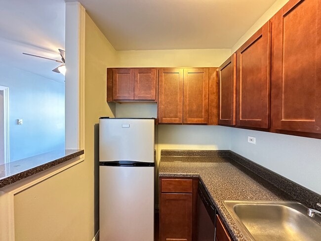 Foto del edificio - 823 W Diversey Pkwy