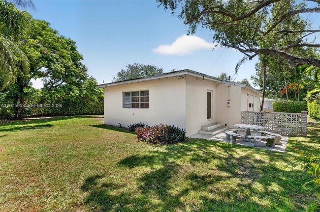 Foto del edificio - 6629 SW 65th St