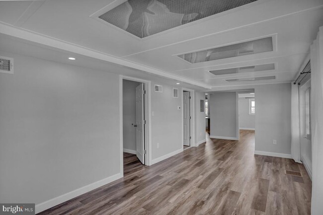 Building Photo - 933 N Hanover St