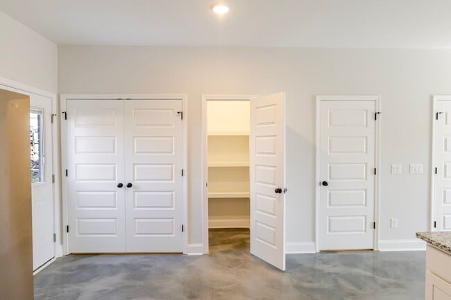 Building Photo - 22nd Townhomes