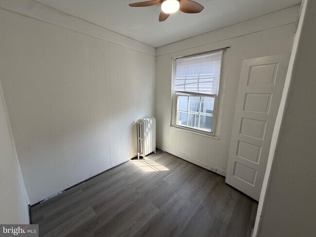 Foto del edificio - 1327 S Newkirk St