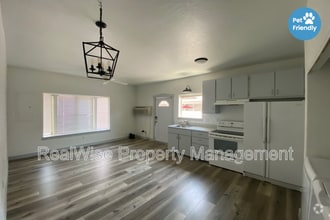 Building Photo - 1547 Grand Ave