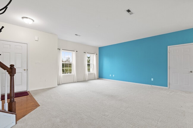 Foto del edificio - 338 Camerton Ln