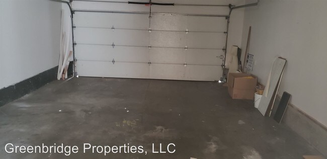 Building Photo - 3526-3528 NE 148th Ave