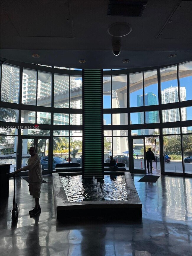 Foto del edificio - 690 SW 1st Ct