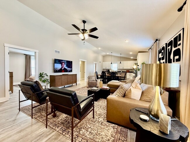 Photo - New 5BR Retreat With Hot Tub 2 Living Areas WC, OH House