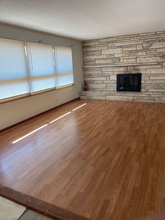 Building Photo - 3 Bedroom 2 Bath Brick Home Church Hill TN