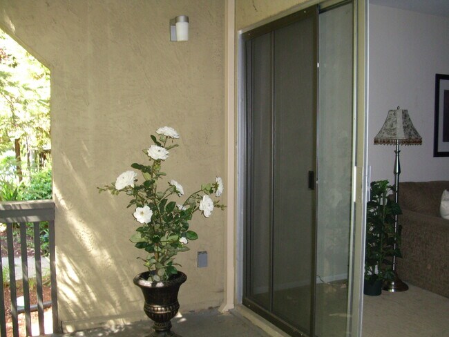 Foto del edificio - 155 Sharene Ln