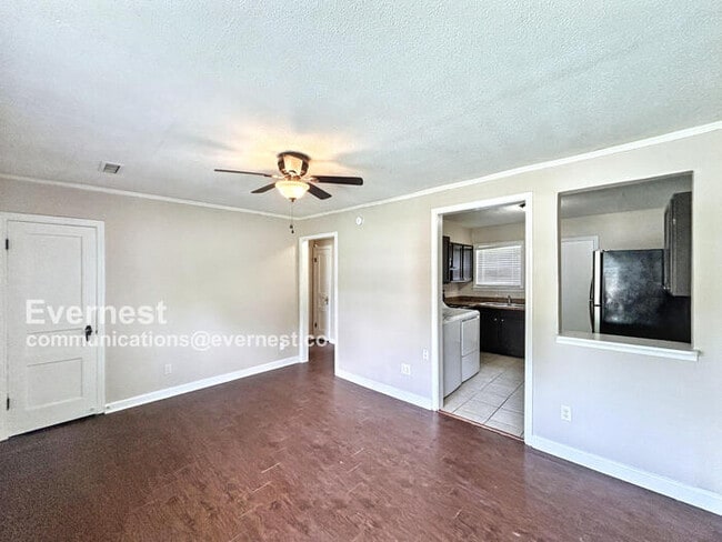 Building Photo - 4911 Buford Ave