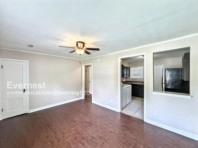 Foto del edificio - 4911 Buford Ave