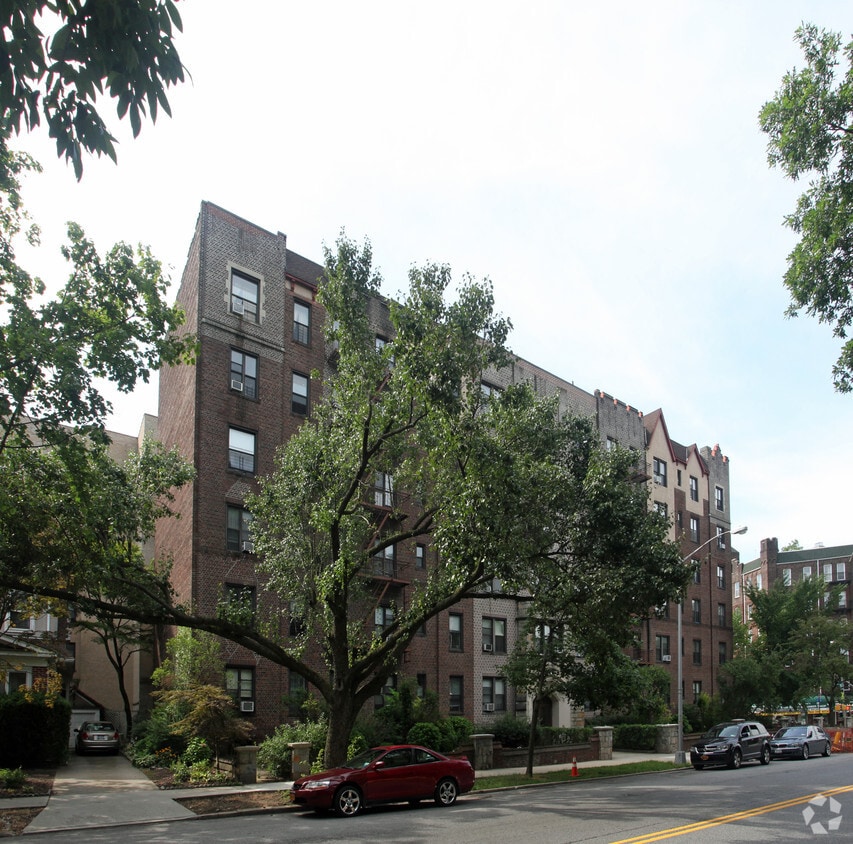 10910 S Park Ln, Richmond Hill, NY 11418 Apartments in Richmond Hill, NY