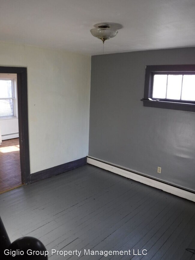 Building Photo - 2 br, 1 bath House - 206 Olyphant Court