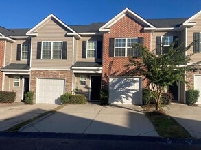 Building Photo - 2071 Reserve Ln