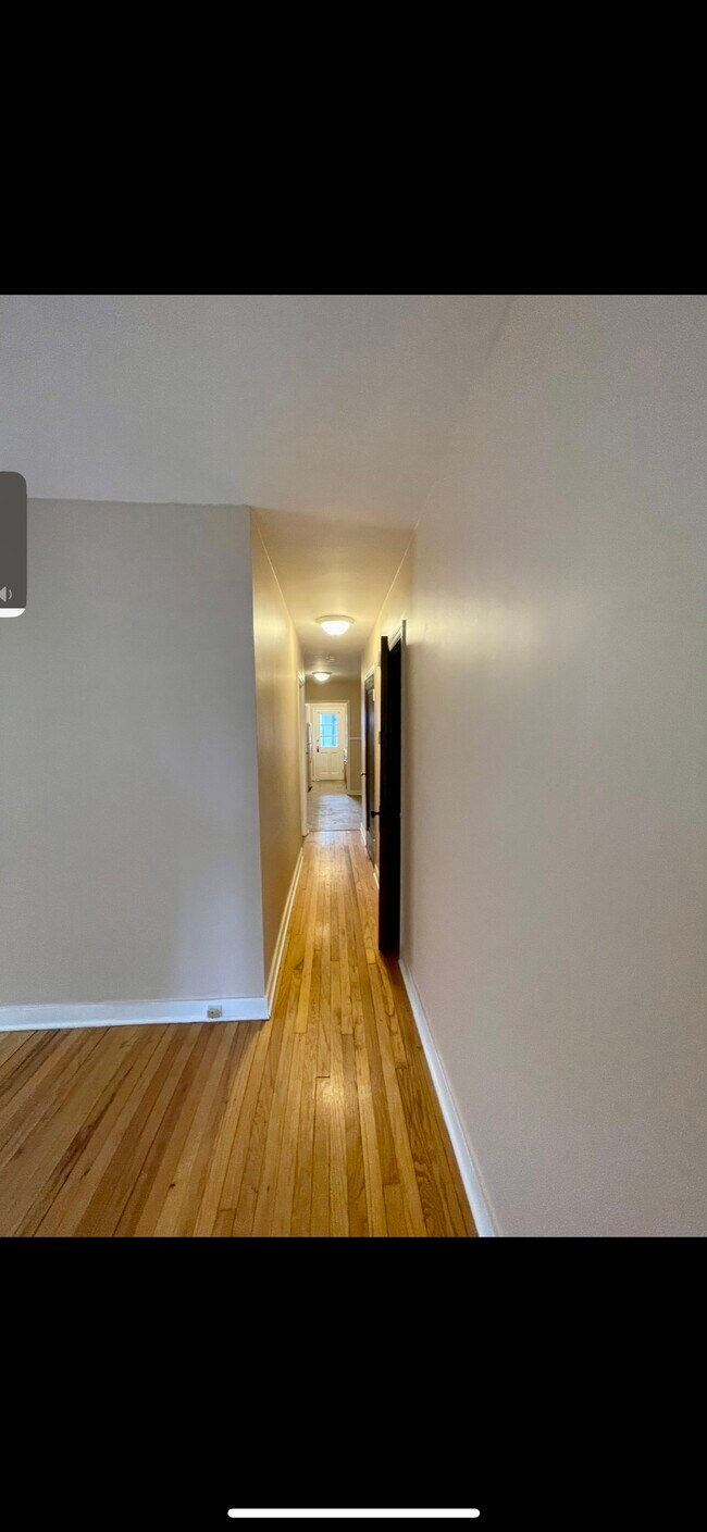 Foto del edificio - 2228 Crescent Rd