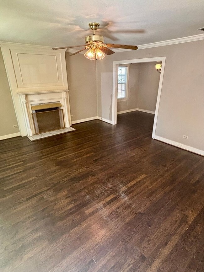 Building Photo - Cute Cottage For Rent!