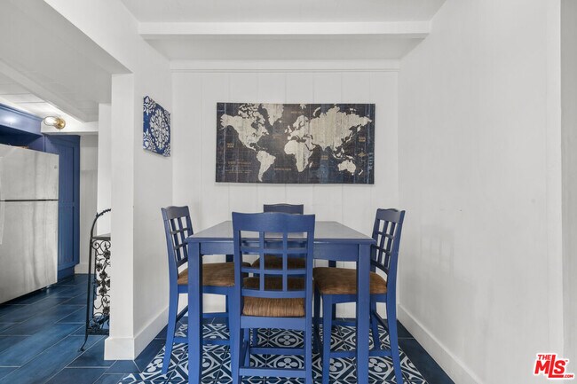 Foto del edificio - 11525 Moorpark St