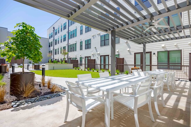 Building Photo - SOFI at 6311