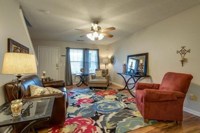 Foto del edificio - 674 Flintlock Ct