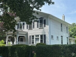Building Photo - 218 Spencer St