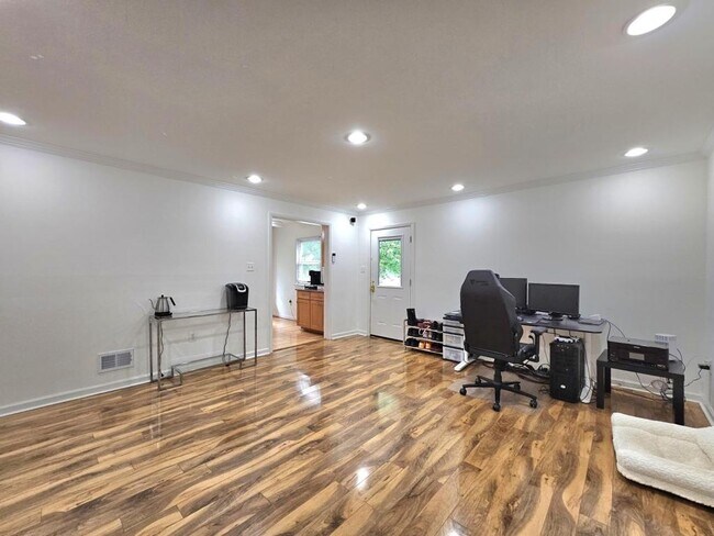 Foto del edificio - 8134 Keeler St