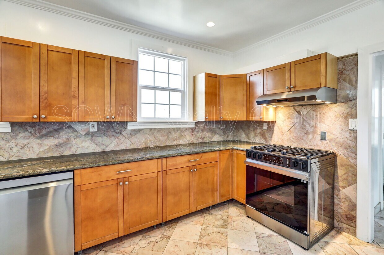 Foto principal - 840 36th Ave