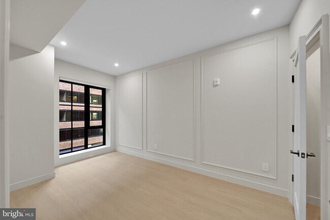 Foto del edificio - 2121 Ward Pl NW