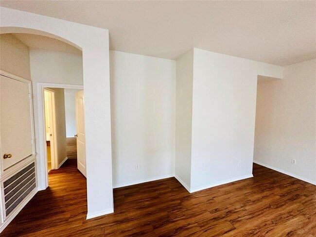 Foto del edificio - 3110 Caleb Dr