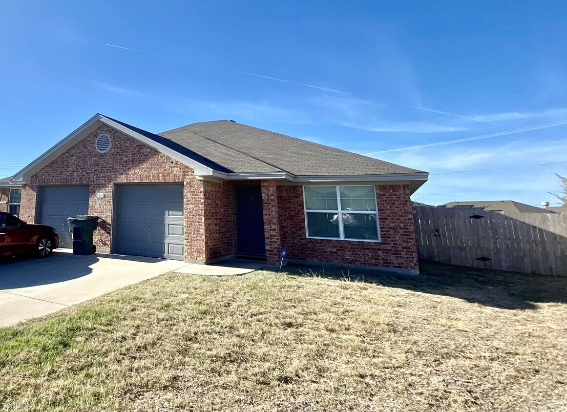 3 br, 2 bath House 6404 Temora Loop Apt B House Rental in Killeen