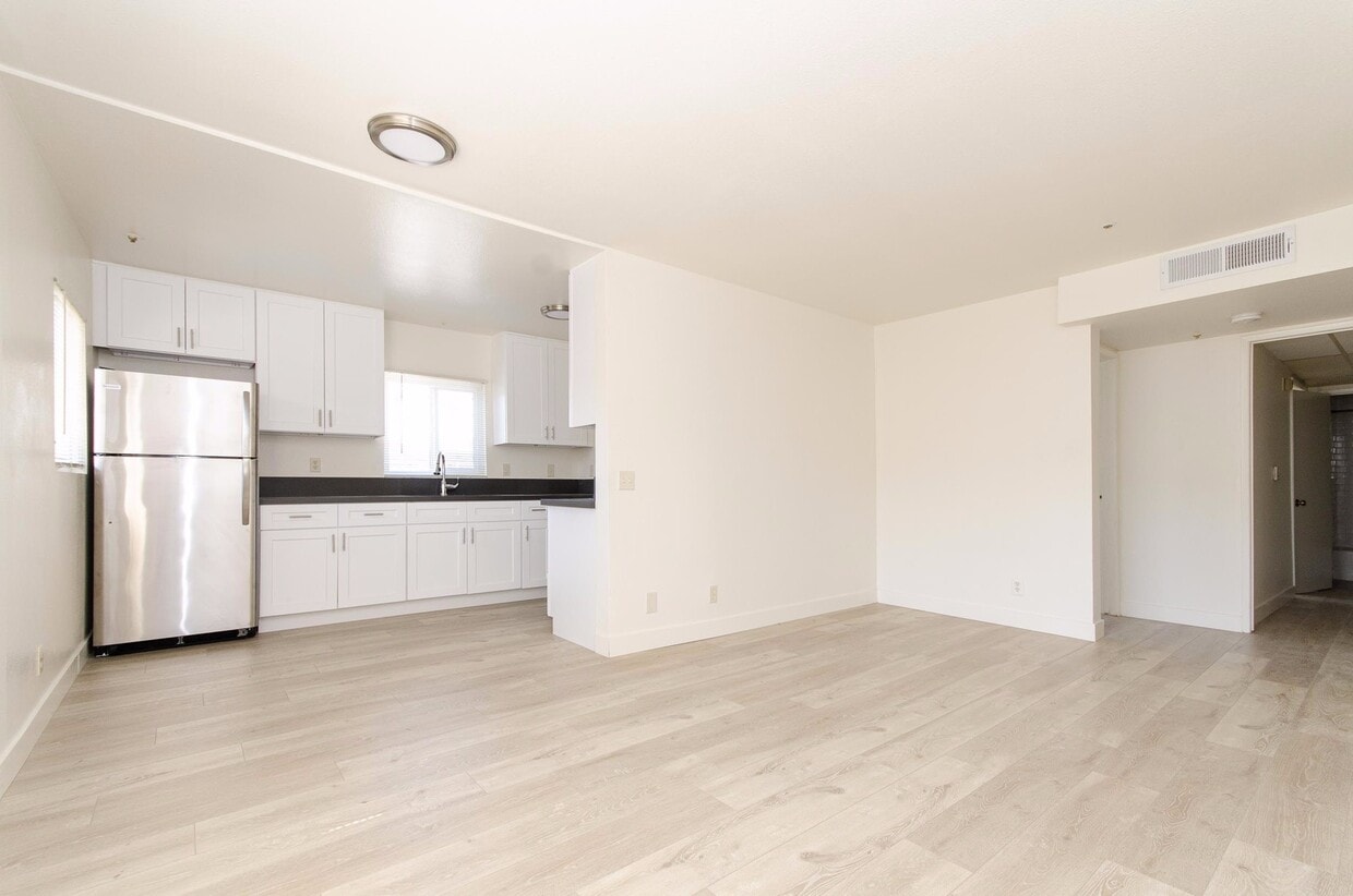 Building Photo - Berendo