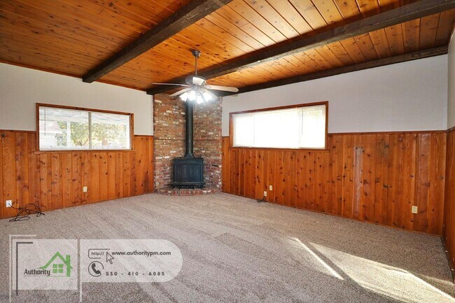 Foto del edificio - 155 Mary Ln