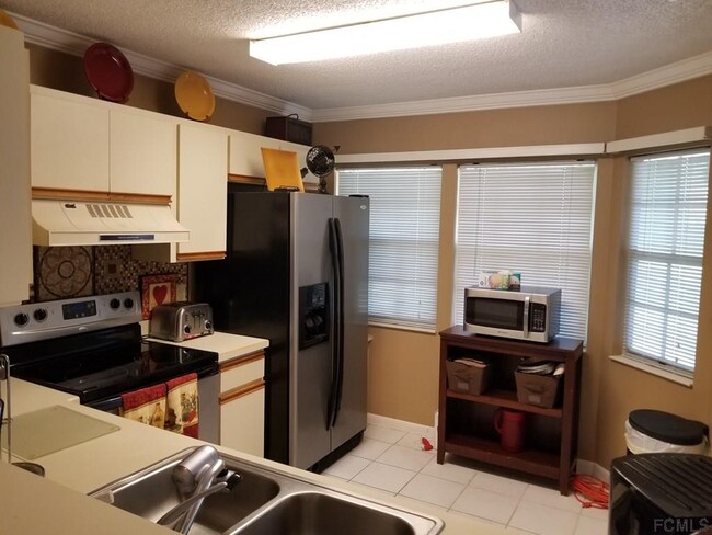 Building Photo - 30 Kings Colony Ct