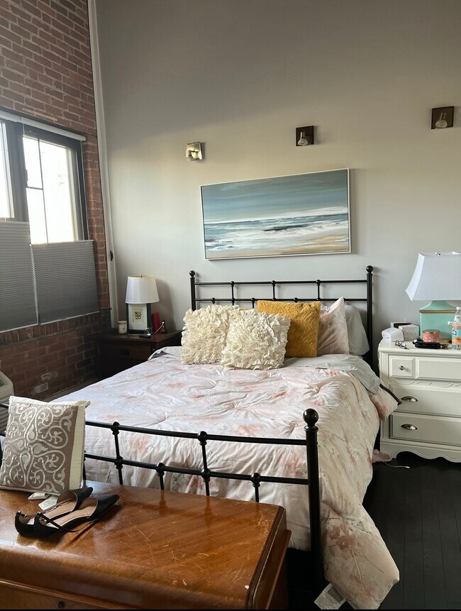 Building Photo - 149 Water St