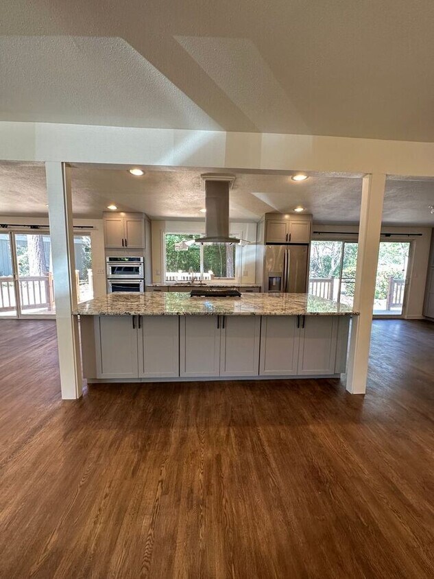 Primary Photo - Fabulous Puyallup Newley Remodled 3 Bedroo...