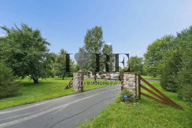 Foto del edificio - 8765 Hyland-Croy Rd