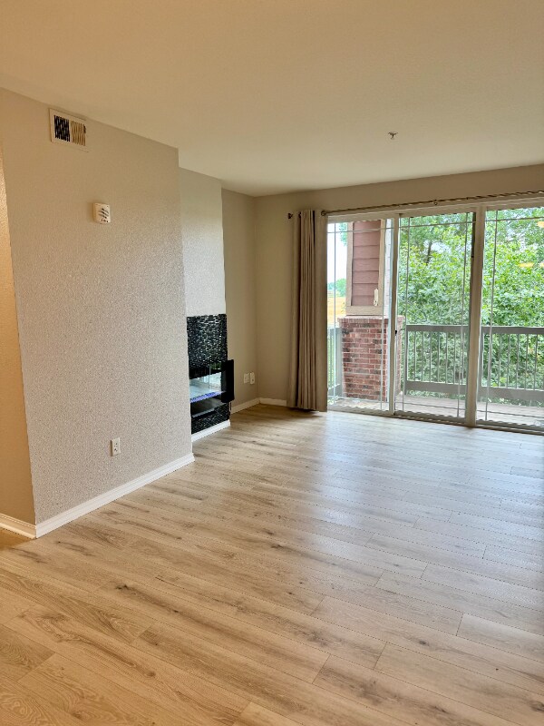 Foto del edificio - 804 Summer Hawk Dr