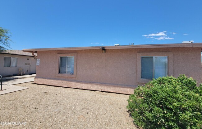 Building Photo - 7983 E Escalante Rd