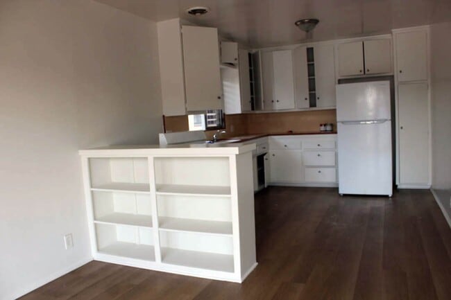 Building Photo - Available November 15th