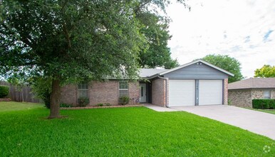 Building Photo - 740 Admiralty Way