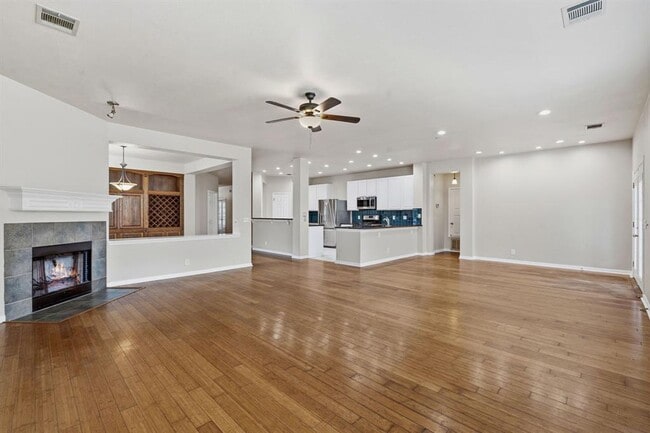 Building Photo - 4036 Barlow Dr