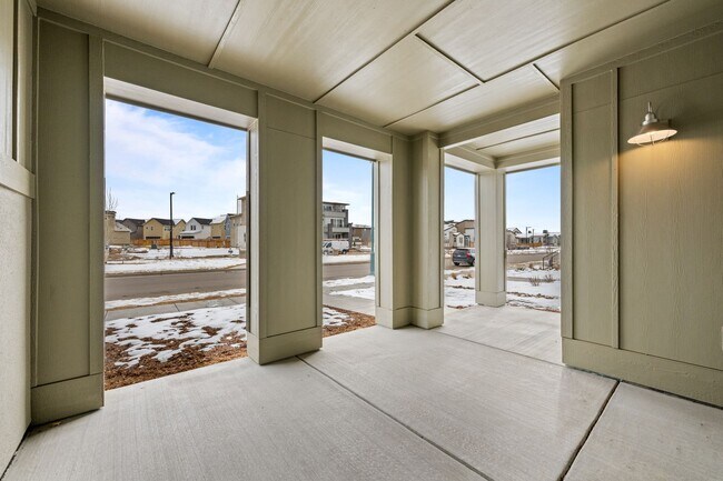 Foto del edificio - Spacious Family Home in Quiet Neighborhood