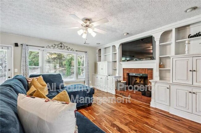 Building Photo - 2152 Marne Glen