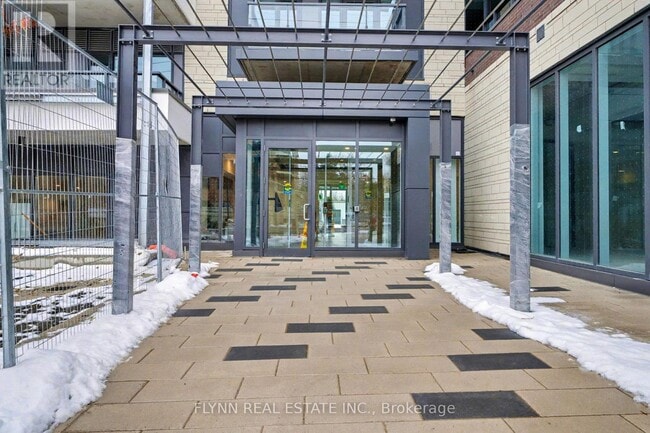 Building Photo - 715 Davis Dr